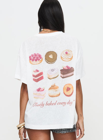 Bakery Caked Oversized Tee Cream