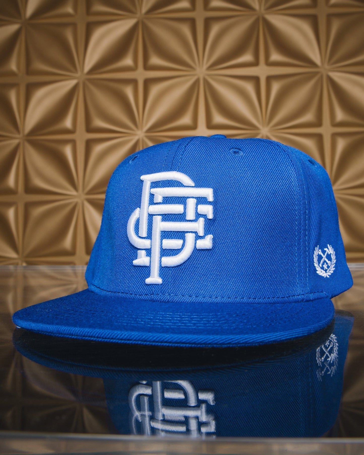 Badge Flat Bill Snapback - Blue