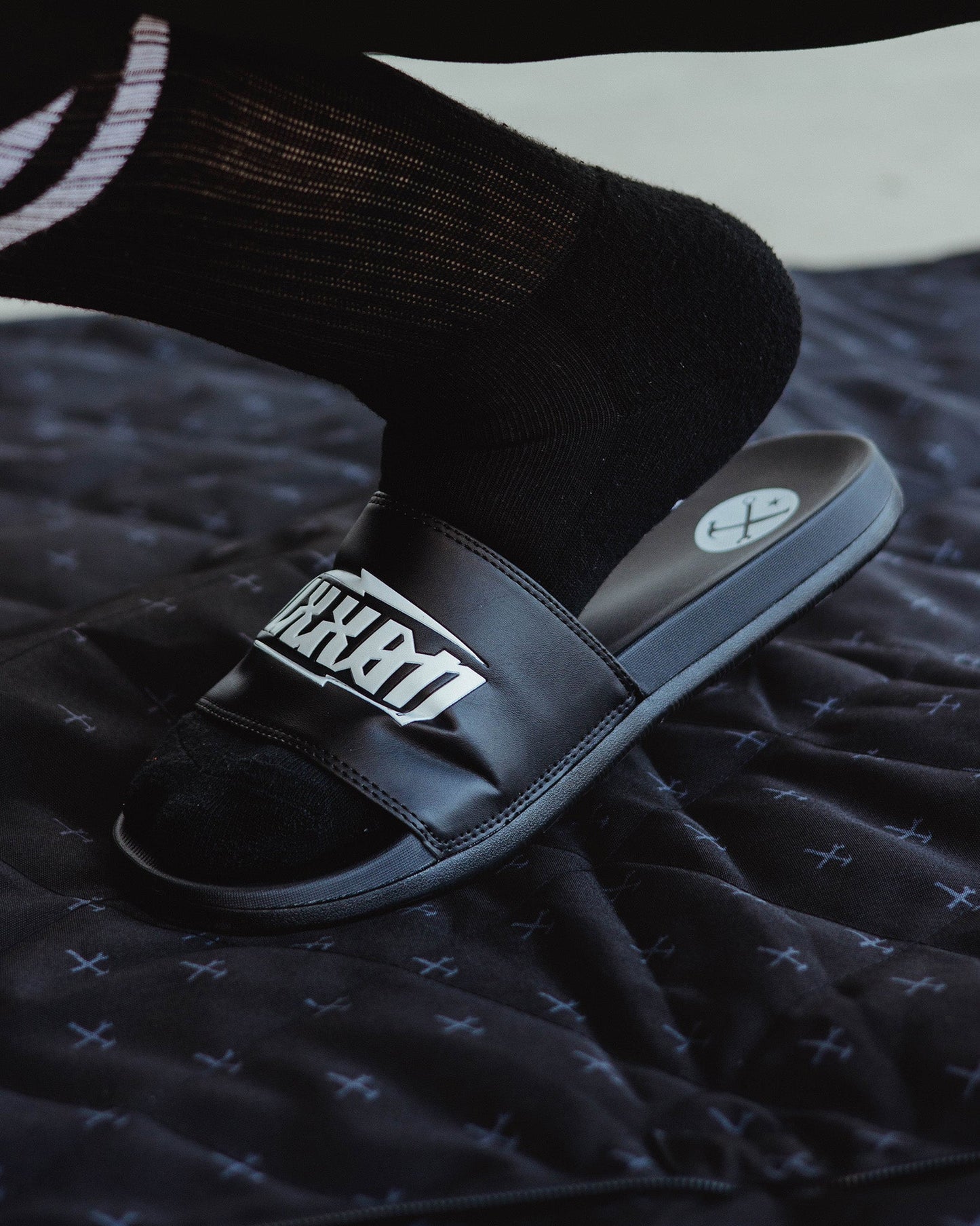 Bolt Slides - White & Black