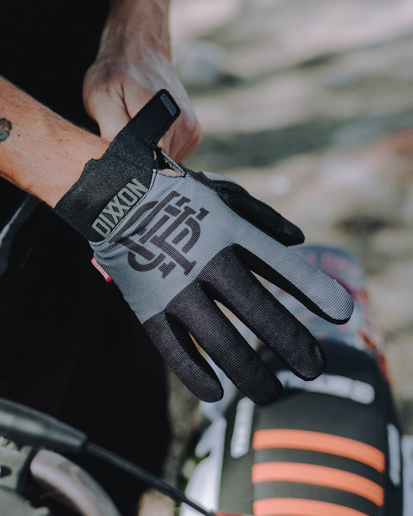 BRAAP Moto Gloves - Badge - Black & Gray